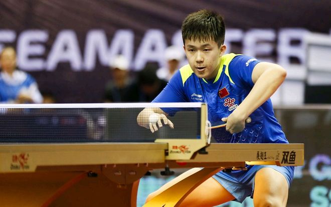 球迷穿着球 球迷穿着球