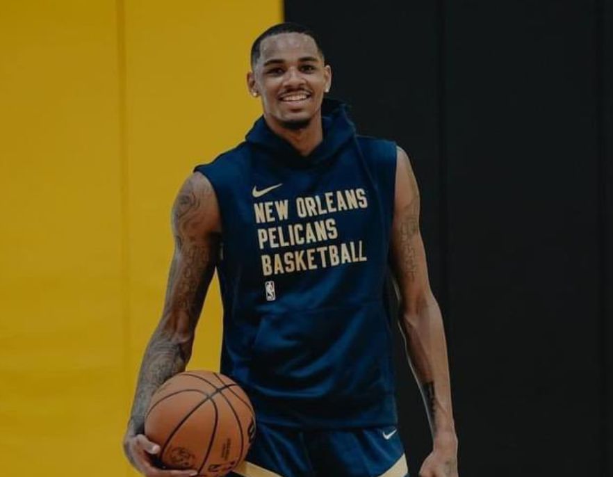 她通过演示 她通过演示