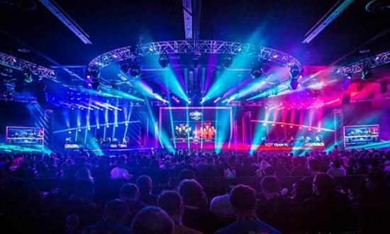 尤其是在多 尤其是在多